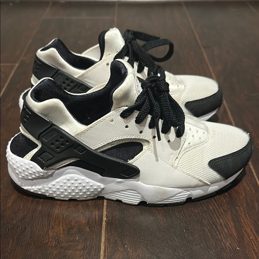 Nike Huarache Orca Sneakers size 5Y